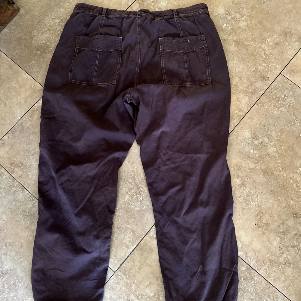 Brown Cargo Pants with Classic Design waistband 35 inches